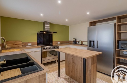 Blaison-Saint-Sulpice Cottage | Spacious 8-bedroom cottage in Anjou vineyards