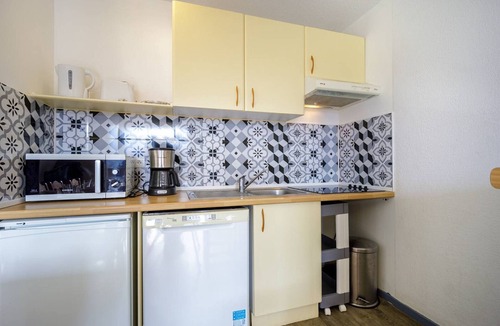 Germ Apartment | "Spacious 8-Person Apartment Near Peyragudes Slopes with Balcony & Free Parking"