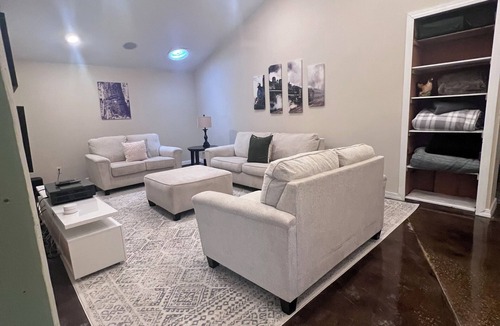 Arlington Other | Spacious 9-bedroom farmhouse and Event barn in enchanting Arlington