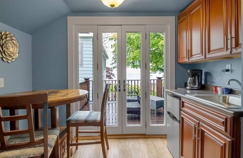 Lake Erie Beach House | Spacious 9-bedroom house in marvelous Angola on the Lake with AC