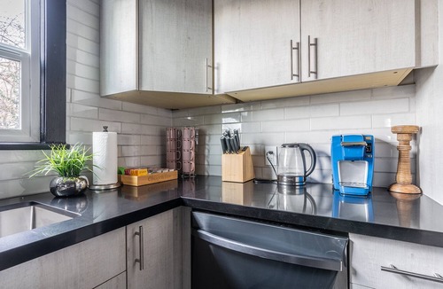 West Woodland House | Spacious 9BR Ballard Craftsman perfect for groups