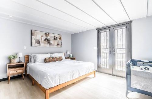 West Woodland House | Spacious 9BR Ballard Craftsman perfect for groups