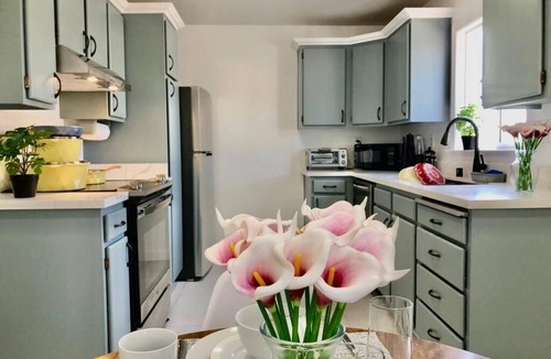 Ashland House | Spacious AC 2 BR Unit w/Covered Deck