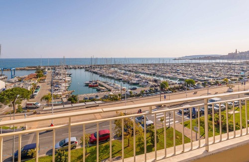 Menton Apartment | Spacious AC 2-room with terraces, garage and Wifi in Menton