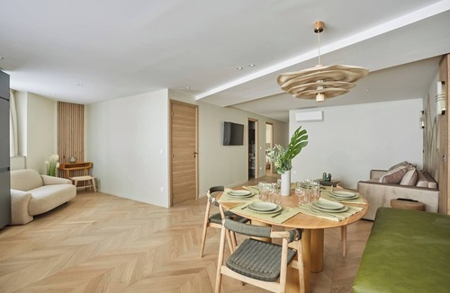 Necker Apartment | Spacious AC flat Luxembourg St Germain des près