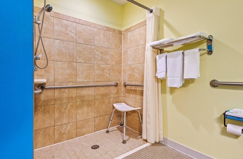 Crawfordville Hotel | Spacious & Accessible Comfort – 2 Queen Beds, Non-Smoking at Wildwood Inn