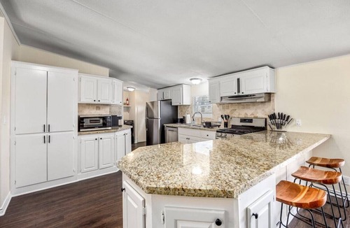 Conroe House | Spacious Accessible Pet-Friendly 3BR Home Sleeps 12