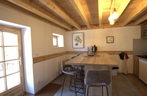 Les Salles Cottage | Spacious accommodation with terrace, nature, pets allowed