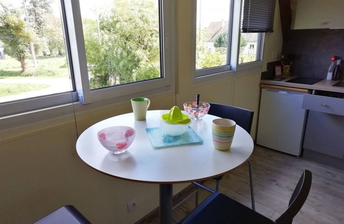 Mouliherne Apartment | Spacious accommodation surrounded by greenery