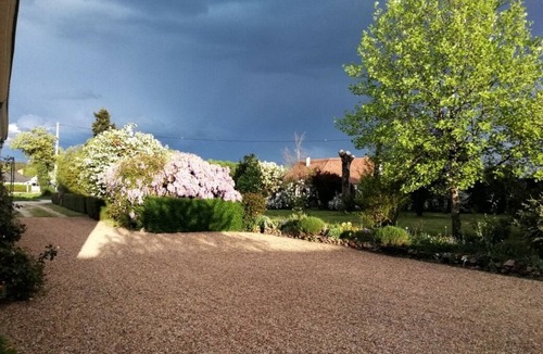 Mouliherne Apartment | Spacious accommodation surrounded by greenery