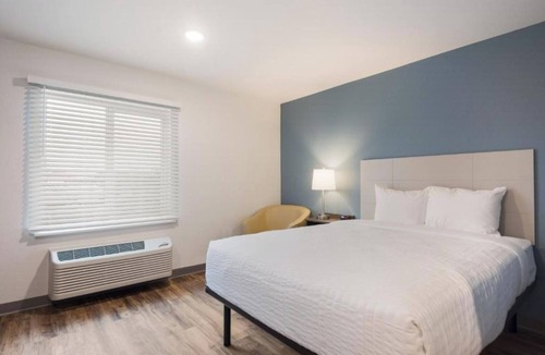 Newnan Hotel | Spacious Accommodation w/Cooking Amenities & Great Local Access