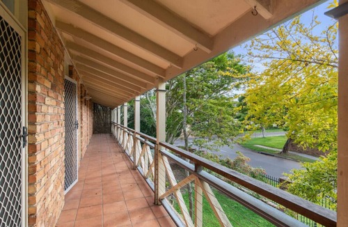 Robertson House | Spacious Affordable 7B3B 2Living/Pool/Yard/Mall