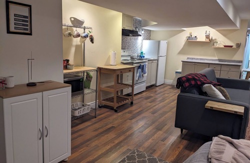 Harwood House | Spacious all-in-one with workspace and gym