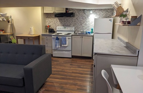 Harwood House | Spacious all-in-one with workspace and gym