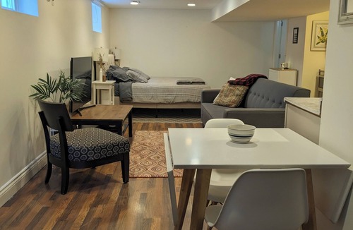Harwood House | Spacious all-in-one with workspace and gym