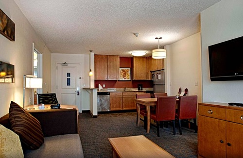 Egg Harbor Township Condo | Spacious and Modern Suite in Egg Harbor Township