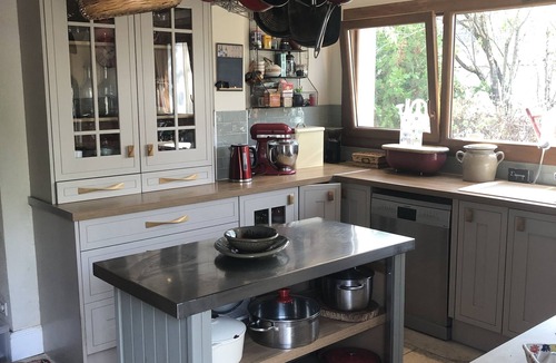 Roquebrun House | Spacious and attractive holiday home with private pool and parking.