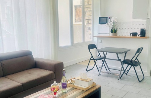 La Courneuve Apartment | Spacious and bright, a real "coup de coeur" near the metro and RER station