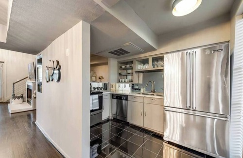 Old East Dallas Apartment | Spacious and Bright, 2-Story Executive Loft