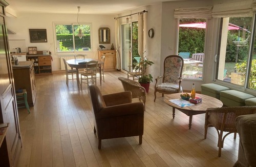 Pont-l'Abbe House | Spacious and bright house on large plot 10 min walk from Pont L' Abbé