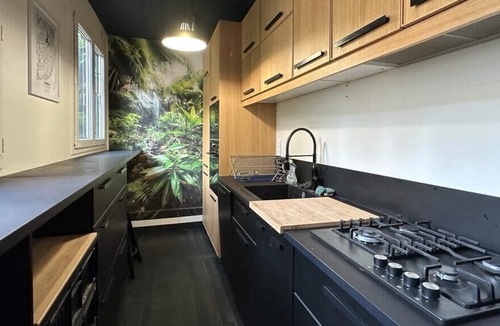 Lormont House | Spacious and bright house with terrace