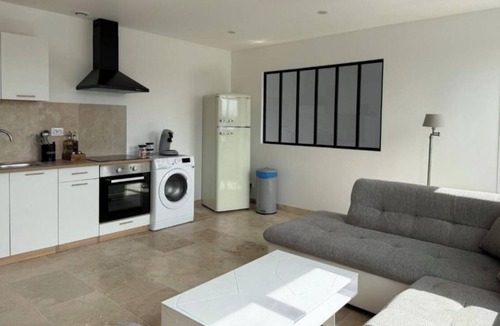 Evreux Apartment | Spacious and Bright New T3
