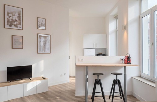 Wazemmes Apartment | Spacious and bright studio in the center.