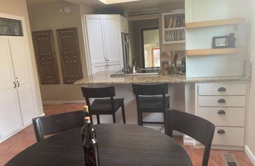 West Eugene House | Spacious and Bright! Walk Everywhere! The Eugene Vintage Bungalow