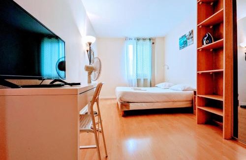 Pyramides Apartment | Spacious and comfortable apart with terrace in downtown