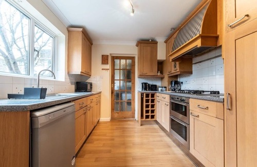 Chandler's Ford House | Spacious and Comfortable Home