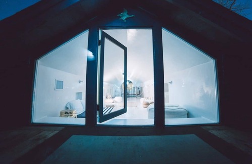 East Cesar Chavez House | Spacious and Charming- Walk to Rainey Street
