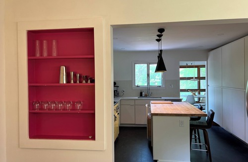 New Paltz House | Spacious and chic MCM ranchn