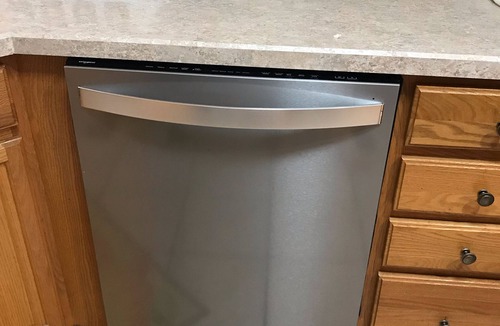 Rochester House | Spacious and clean house near airport, theater and shopping center