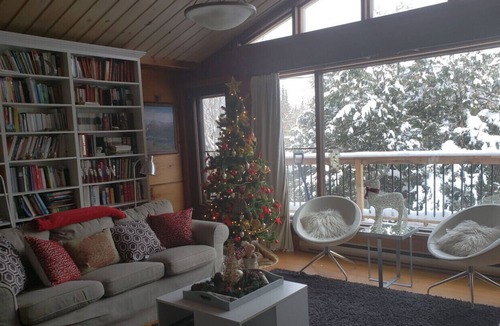 Ivry-sur-le-Lac House | Spacious and Cozy Cottage House