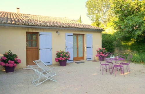 Suzette House | Spacious and comfortable gite for 3 people, nice outdoor space