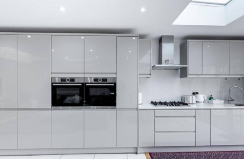 Loxford House | Spacious and comfortable 6BDR house