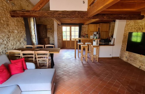 Sabran Apartment | Spacious and comfortable 3-star apartment