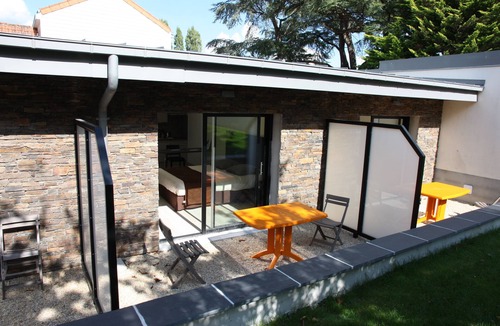 Pont Rousseau Apartment | Spacious and comfortable studio with private terrace