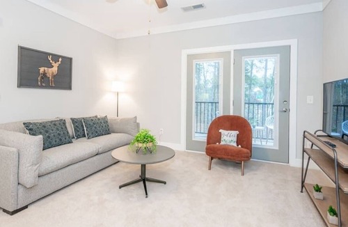 Morrisville Apartment | Spacious and Comfy 1BR Gym, Pool+Balcony