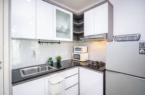 Pluit Apartment | Spacious And Contemporary 2Br Apartment Green Bay Condominium