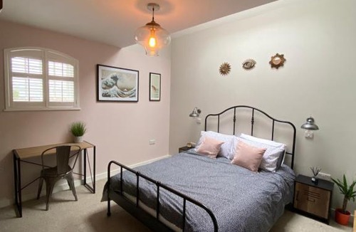 Lewes Apartment | Spacious And Contemporary Apartment