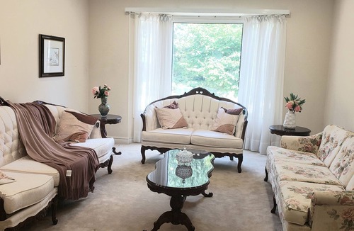 Waterloo House | Spacious and cool house