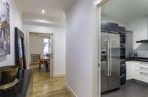 Bilbao City Centre Apartment | Spacious and cosy in a central neighbourhood, Indautxu.