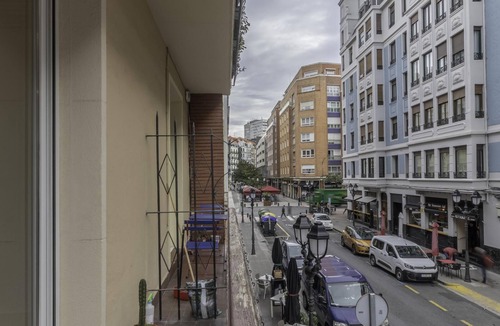 Bilbao City Centre Apartment | Spacious and cosy in a central neighbourhood, Indautxu.