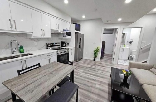 Evanston House | Spacious and cozy home, self check in