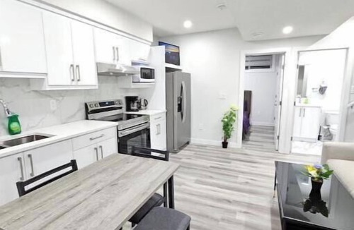 Evanston House | Spacious and cozy home, self check in