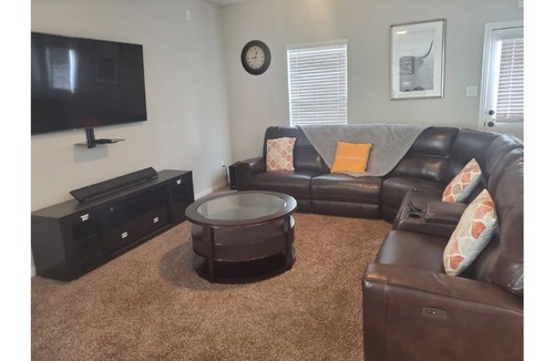 San Antonio House | Spacious and elegant 4-Bedroom; Near Sea World.