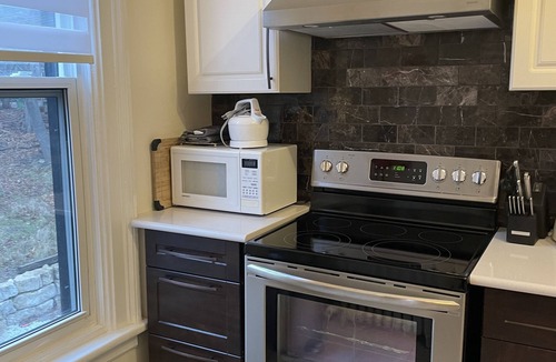 Exhibition Park Apartment | Spacious and elegant apartment, close to downtown