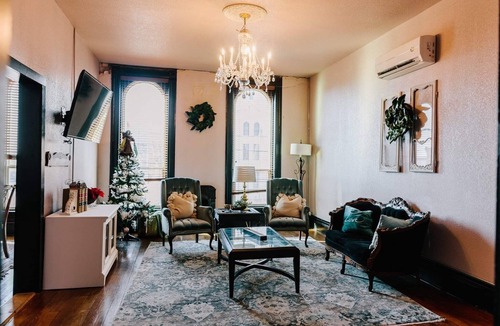 Hillsboro Condo | Spacious and Elegant Condo in Downtown Hillsboro