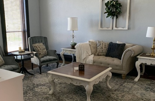 Hillsboro Condo | Spacious and Elegant Condo in Downtown Hillsboro